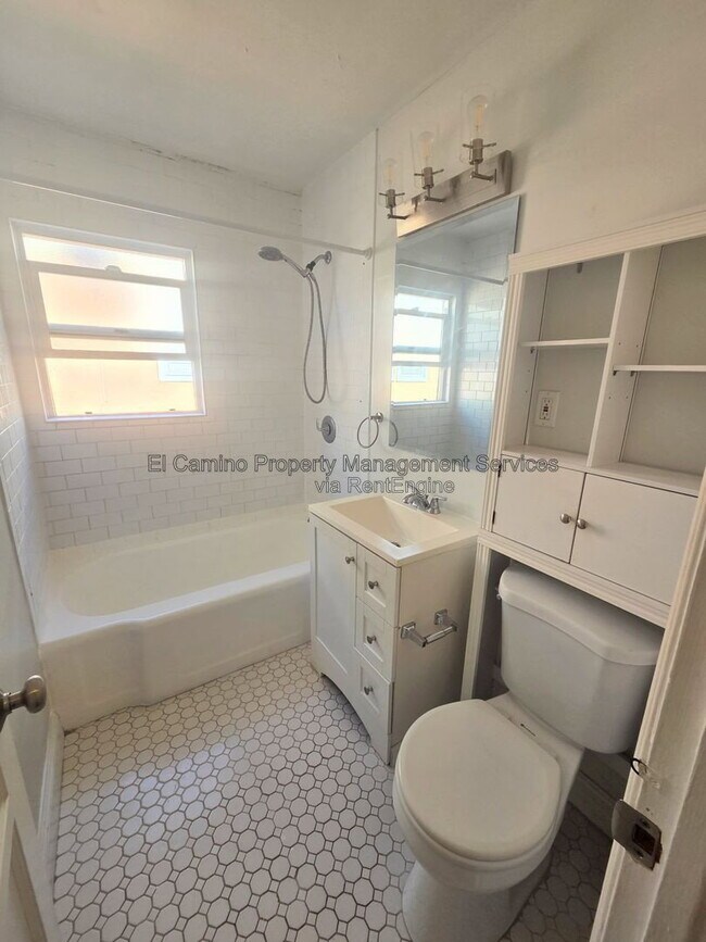Building Photo - 1036 2nd St
