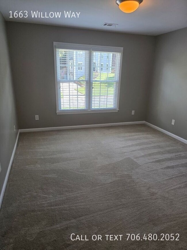 Building Photo - 1663 Willow Way