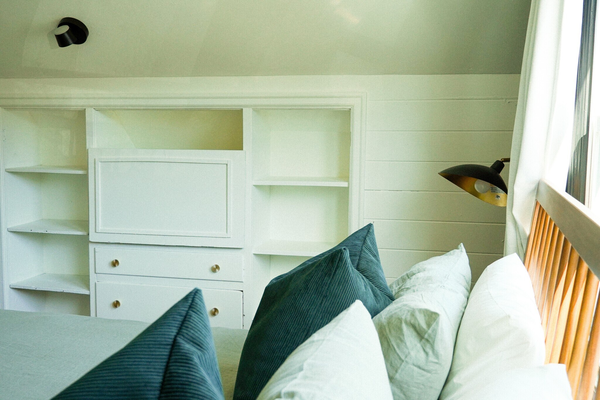 Building Photo - 4603 NE Irving St