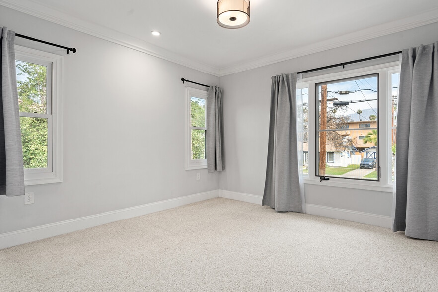 Building Photo - 158 S Sierra Madre Blvd