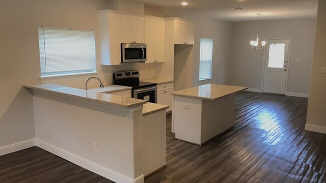 Building Photo - 8218 Parker Rd