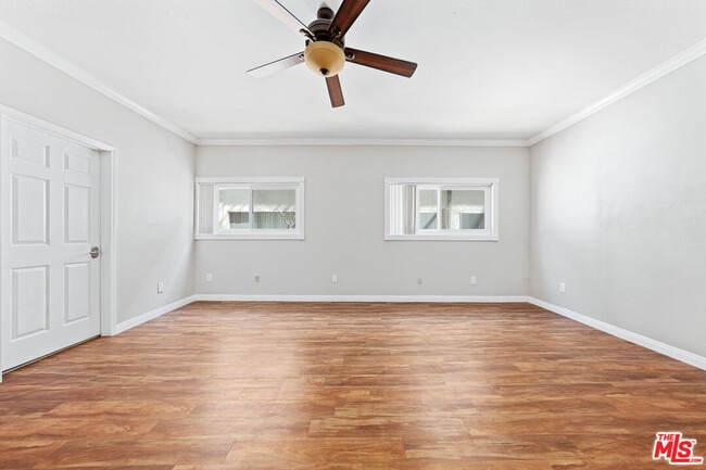 Building Photo - 14937 Dickens St
