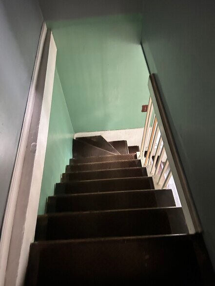 Building Photo - 201 Lock St