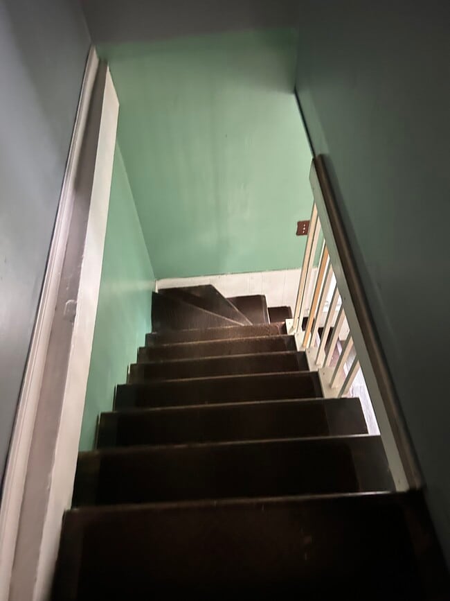 Building Photo - 201 Lock St