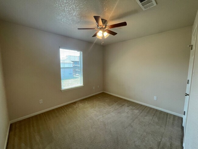 Building Photo - 4-Bedroom House for Rent in Killeen