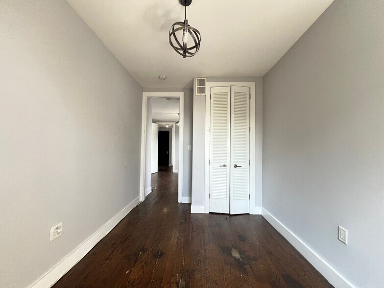 615 Bramhall 2L - 618 Bramhall Ave