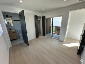 Building Photo - 10627 Hatteras St