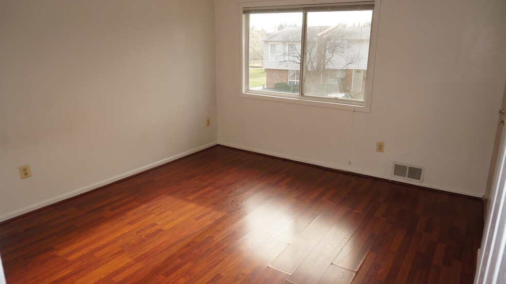 Bedroom - 2206 Gingell Pl