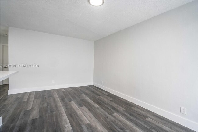 Building Photo - 6650 Miller Dr