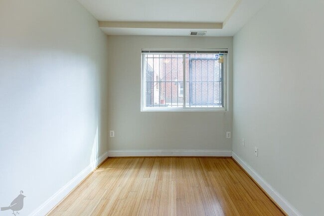 Building Photo - 804 Taylor St NW