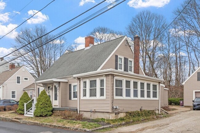 Building Photo - 20 School St