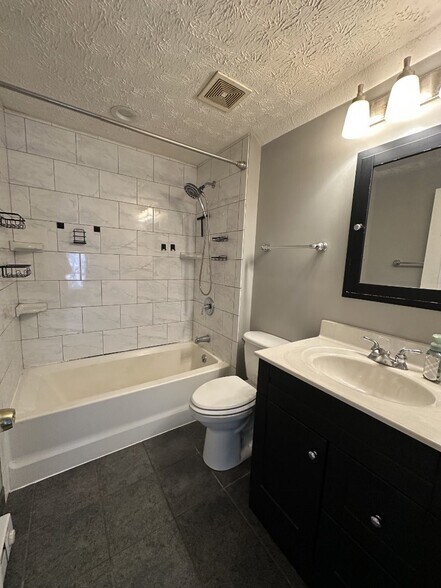 Building Photo - 610 Salisbury Rd