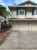 Building Photo - 1807 V St