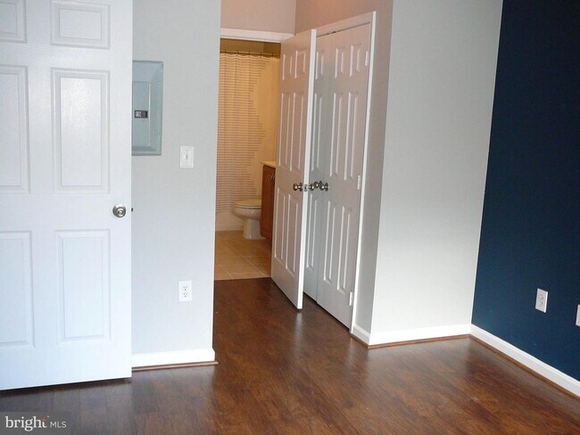 Building Photo - 12958 Centre Park Cir