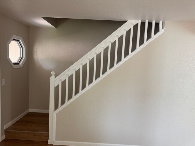Building Photo - 3 Bed 2 Bath Home in central Fort Collins