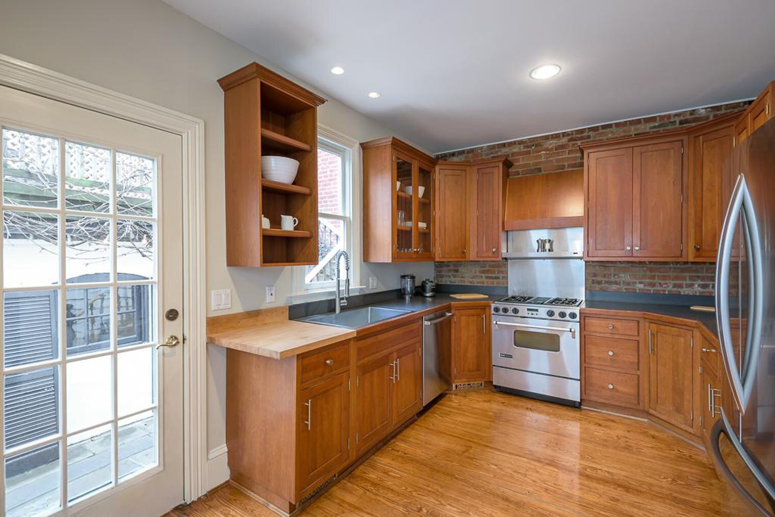 Building Photo - 27 3rd St NE