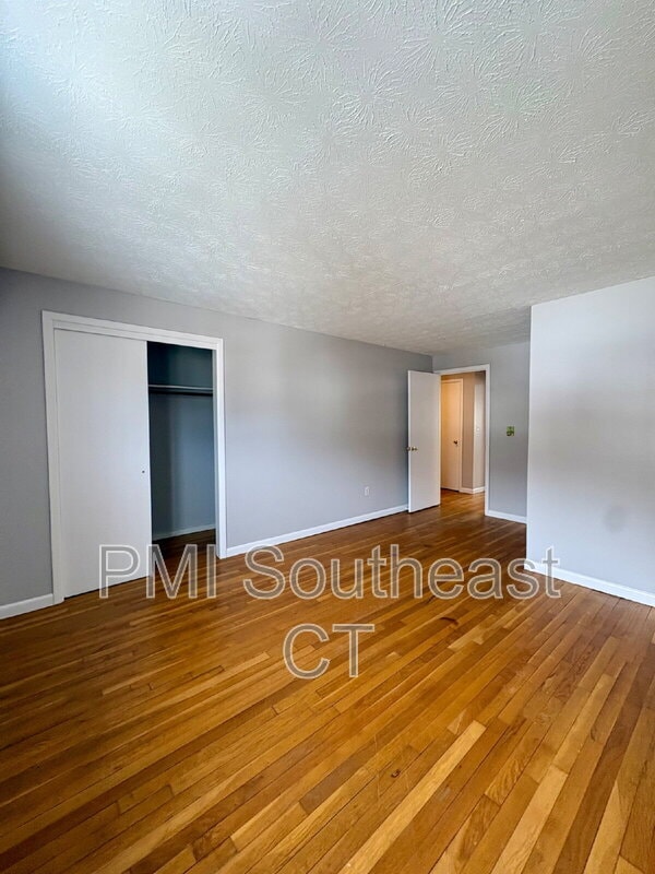 Building Photo - 127 Woodland Dr