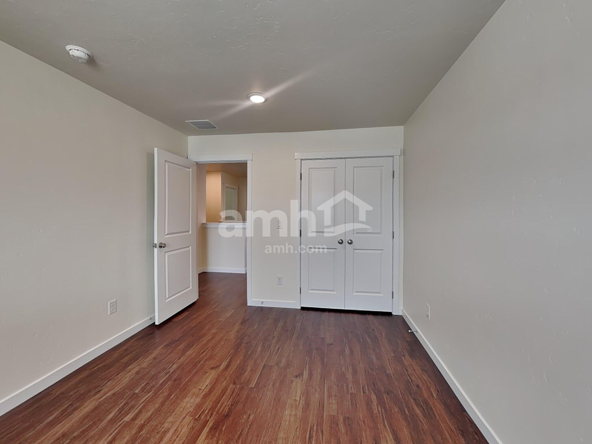 Building Photo - 1529 N Garnet Creek Ave