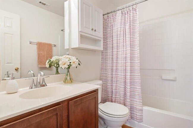 Building Photo - 97 Verde Ranch Loop