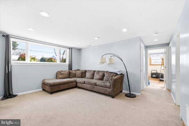 Building Photo - 15610 Bounds Ave