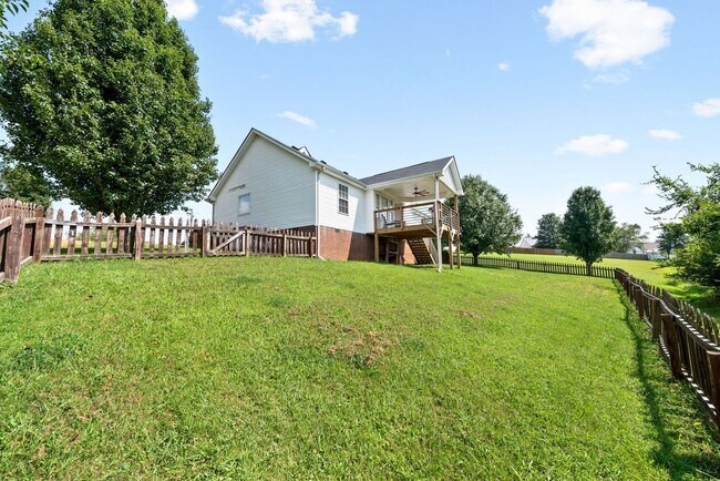 Building Photo - Beautiful home in Twin Rivers Subdivision Waiting for You to Call Home!