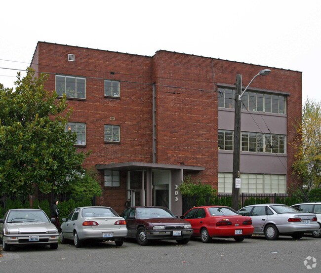 Building Photo - 303 Harvard Apartments