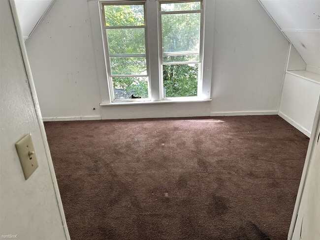 Building Photo - 2 br, 1 bath House - 1717 North Gale Avenue