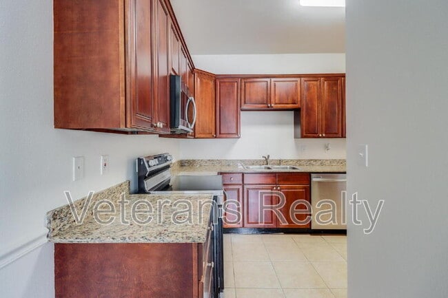 Building Photo - 18496 Devin Ct