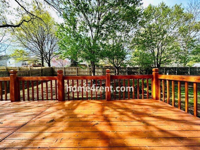 Building Photo - Wonderful Belton Home w/ Wood Floors, Finished Basement and Fenced Yard!