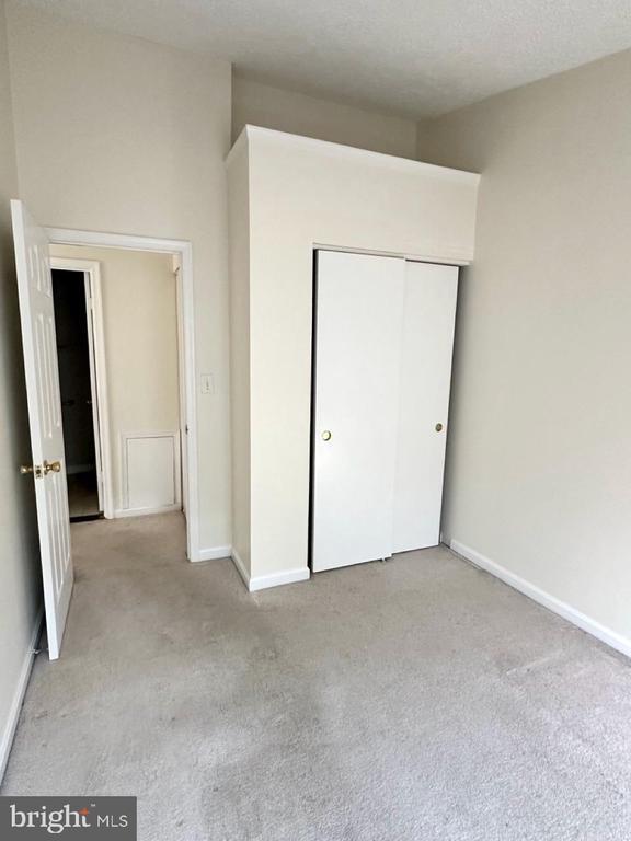 Building Photo - 898 Bayridge Dr