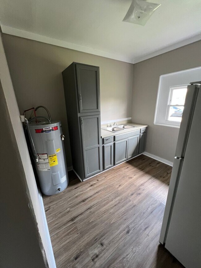 Building Photo - 4113 Dorris St