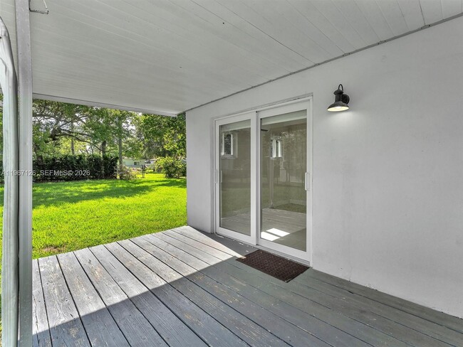 Building Photo - 6520 SW 63rd Ct