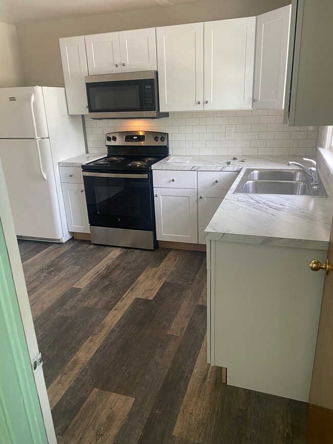 Building Photo - 1124 Columbus Cir N