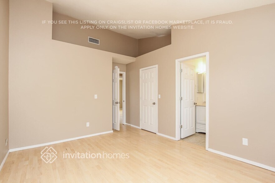 Building Photo - 9244 W Yucca St