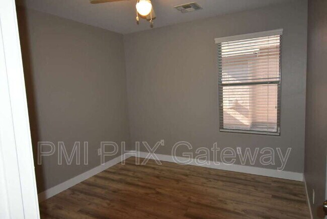 Building Photo - 275 W Santa Gertrudis Trail