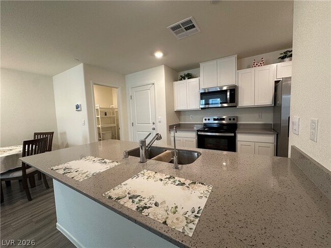 Building Photo - 4926 Fern Mesa Ave