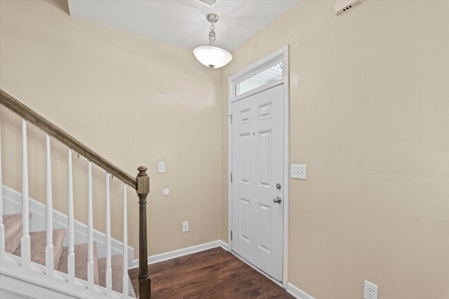 Building Photo - Great 5 Bedroom Home in Evans