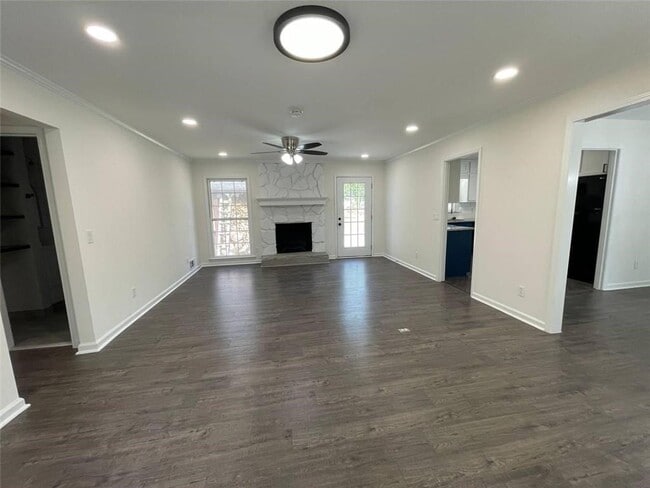 Building Photo - 1202 Lafayette Dr SW