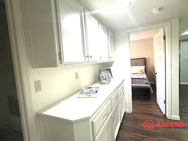 Building Photo - FULLY FURNISHED, Beautiful Home Located In...