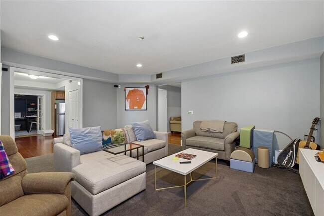 Building Photo - 3308 Fieldwood Dr SE