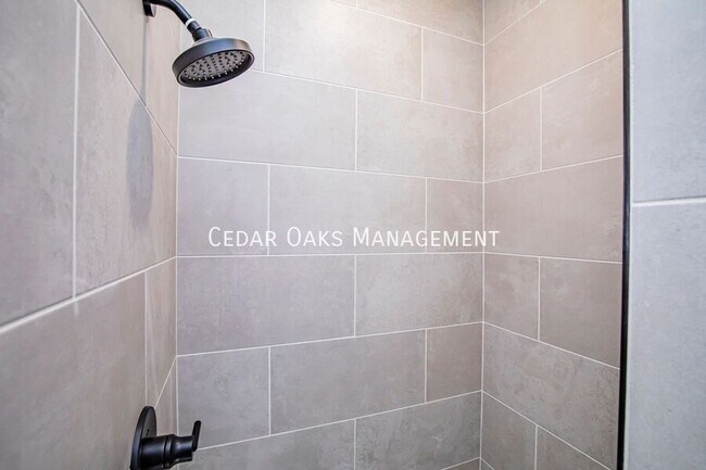 Building Photo - 116 E Mountain St