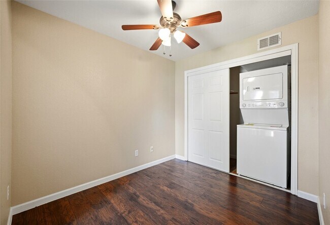 Building Photo - 18511 Egret Bay Blvd