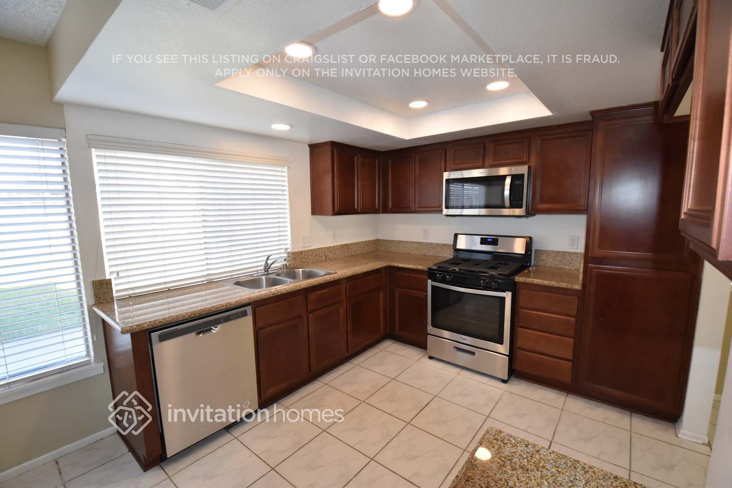 Building Photo - 1101 Oakwood Ave