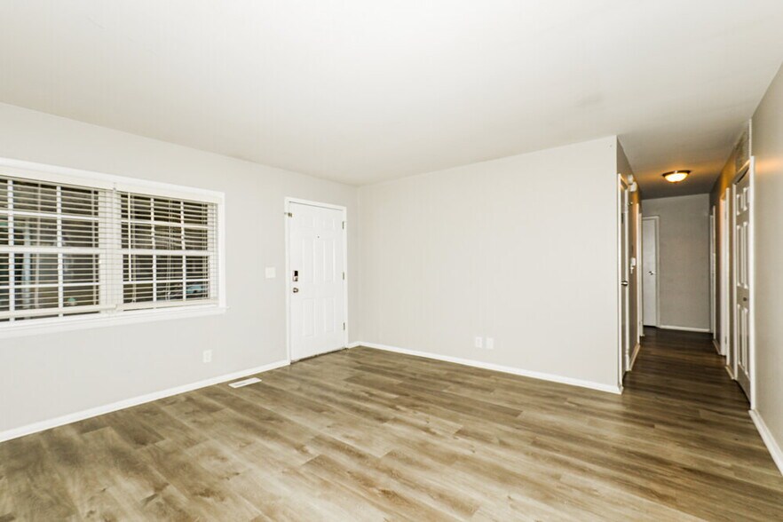 Building Photo - 4033 Arborcrest Dr