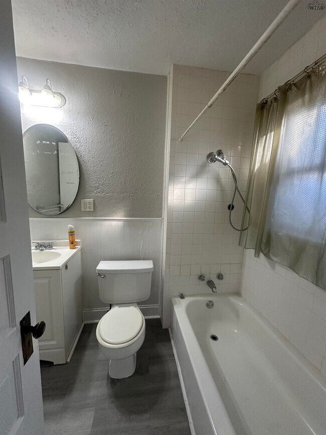 Building Photo - 1723 1/2 McGregor Ave