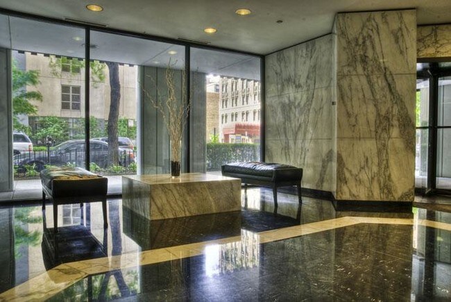 Building Photo - 1106 N Dearborn St