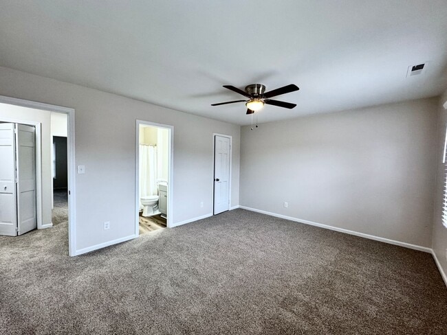 Building Photo - READY NOW!! Completely Updated 3-Bedroom Townhome in Kempsville Lake! Fenced Backyard - Pet Frien...