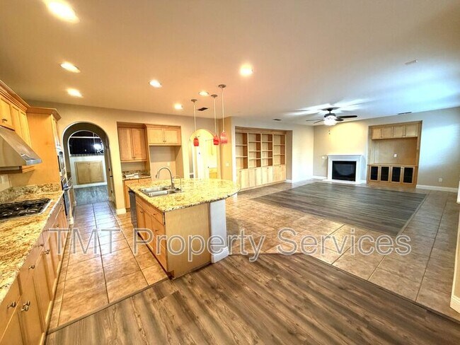 Building Photo - 6832 Salvaterra Cir