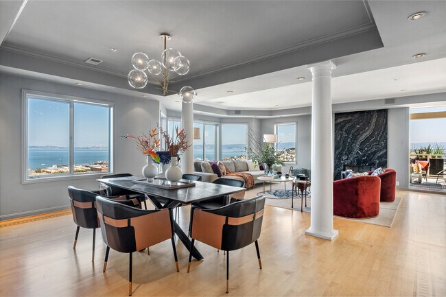 Building Photo - 900 Green St