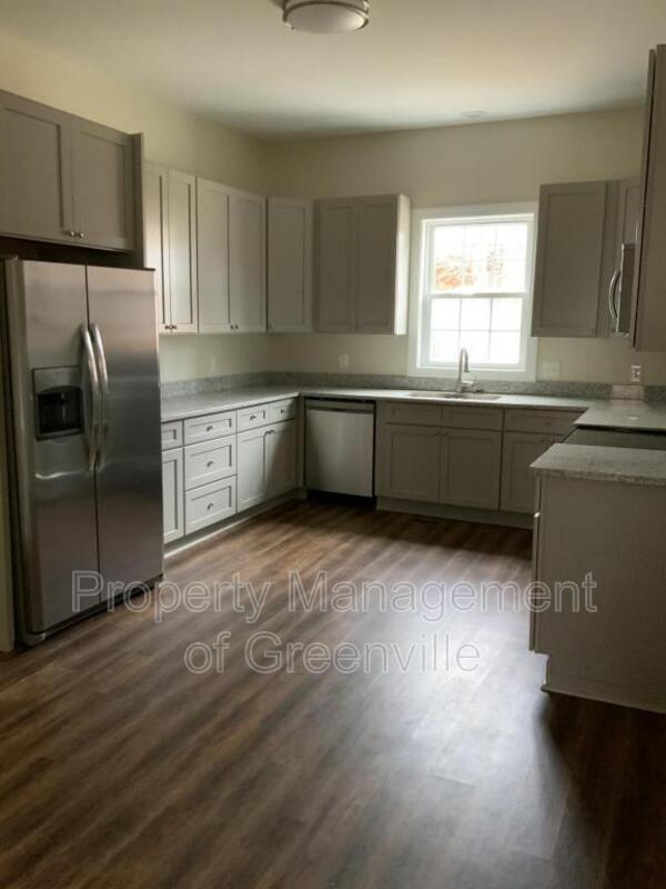 Building Photo - 108 9th St